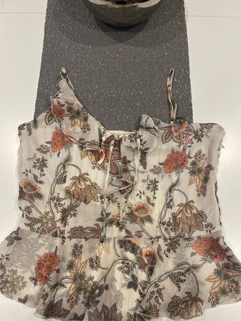 Tunique a bretelle motifs fleurs