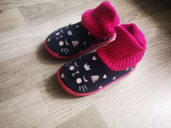 Pantoufle chaussette fille 24