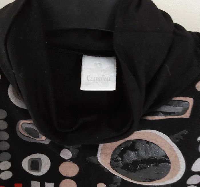 Débardeur col montant imprimé noir gris rouge T 36 - photo numéro 3