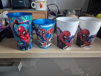 4 gobelets spiderman