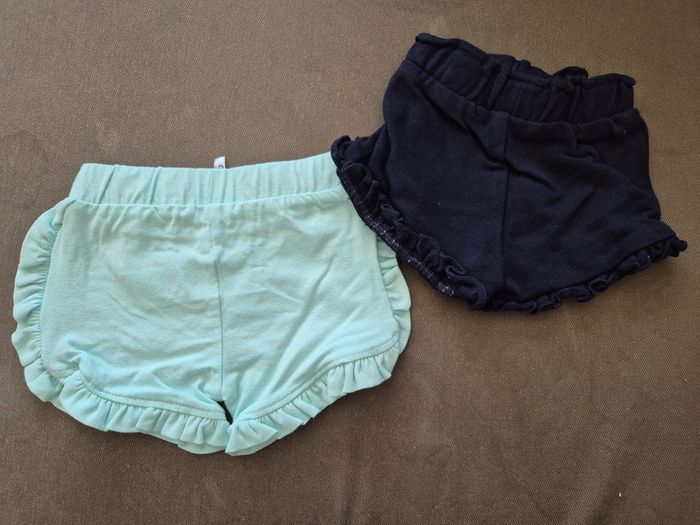 Lot shorts - 3mois - photo numéro 2