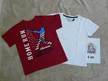 Lot de 2 tee-shirts rouge et blanc 6 ans