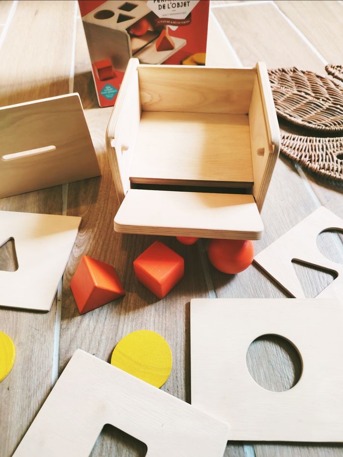 🔴Boîte de notion de permanence 4 en 1 avec formes à encastrer en bois, Nature et découvertes - photo numéro 2