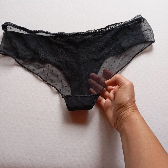 Culotte noire à pois