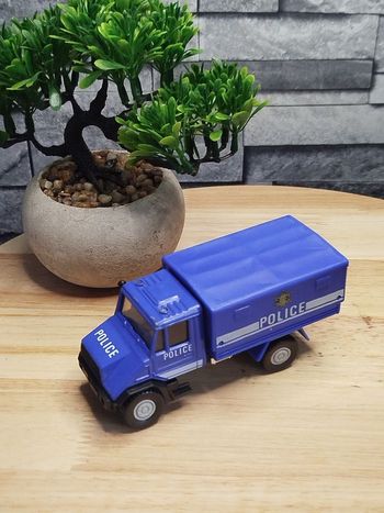 Voiture Police Welly 