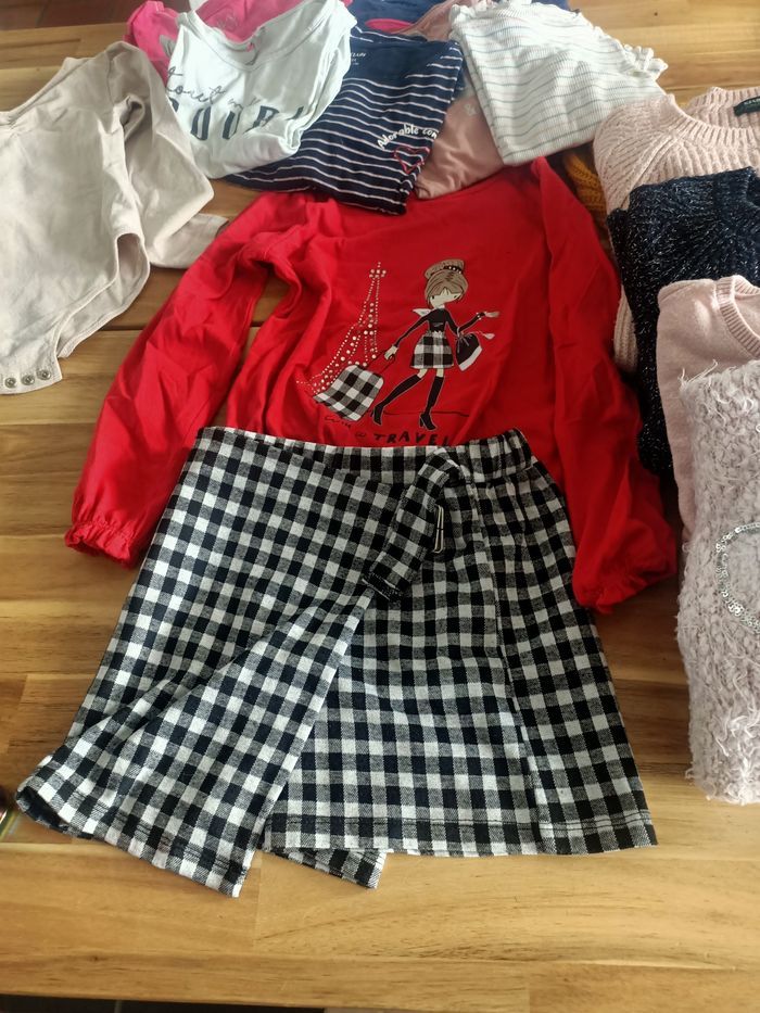 Lot vêtements fille 8 ans - photo numéro 4
