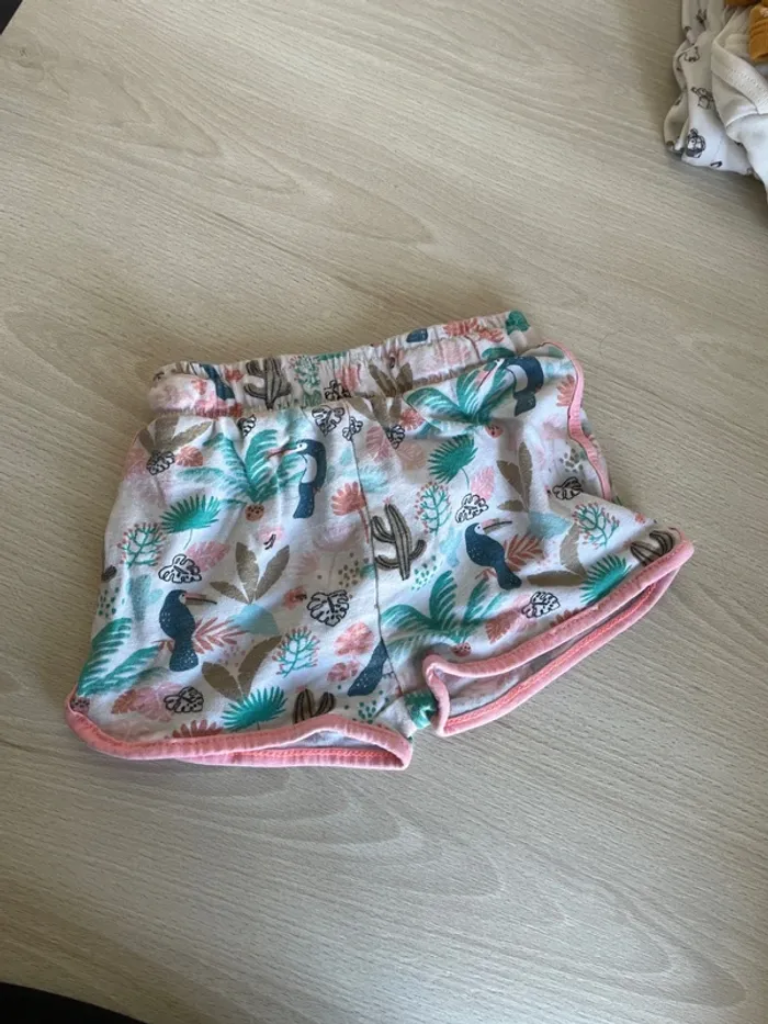Short 9 mois