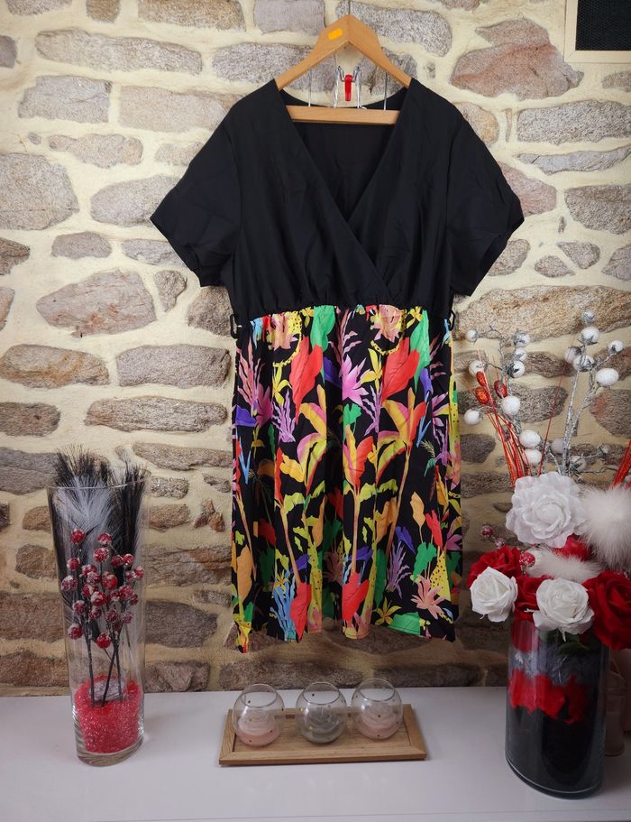 Robe manches courtes noir et multicolore Femme taille 54 marque Missguided 💎
