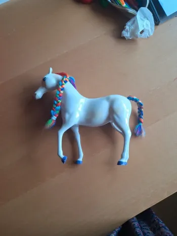 Cheval hauteur 26 cm