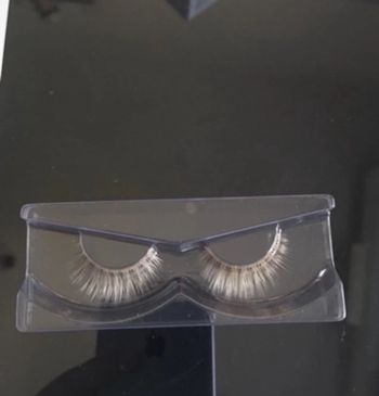Faux cils