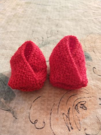 Petits chaussons rouges