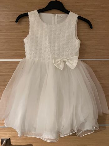 Robe cérémonie blanche 6 ans porté 1 fois très bon état