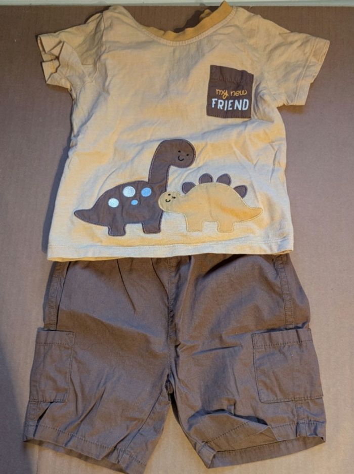 Ensemble short + t-shirt assortis Dinosaure