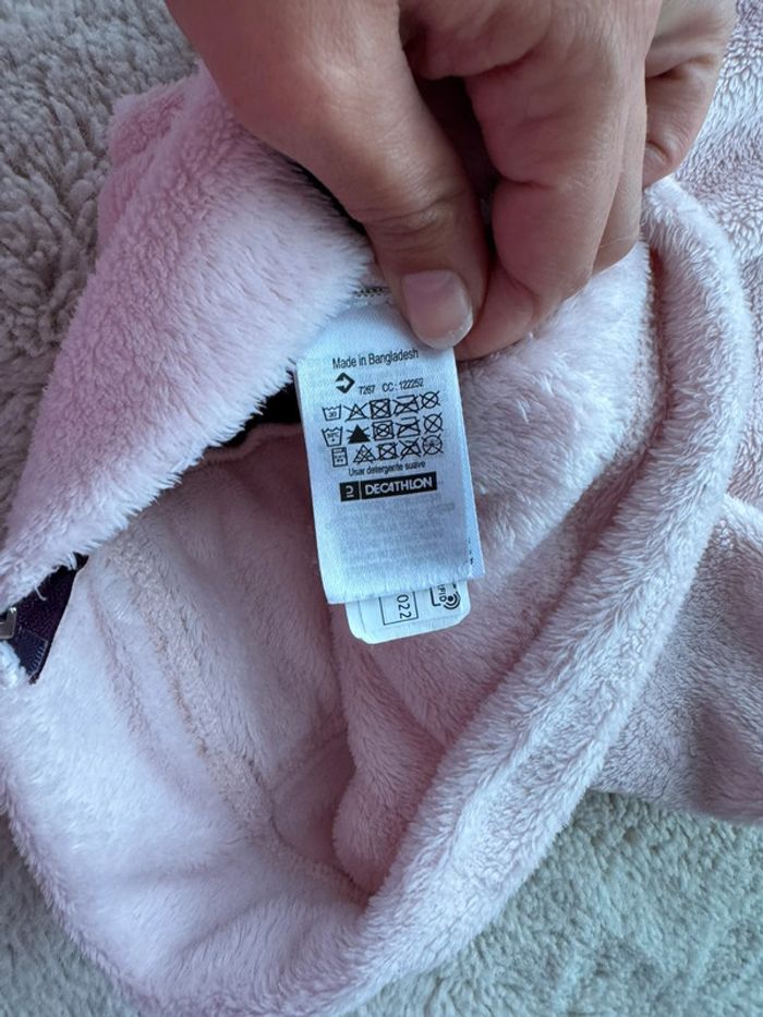 🧥Veste à capuche tout doux rose - fille 3-4 ans- très bon état - photo numéro 7
