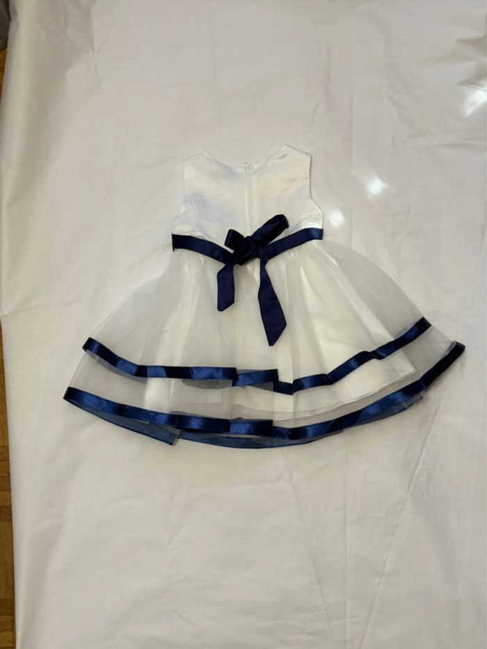 Robe festive pour bébé - photo numéro 2