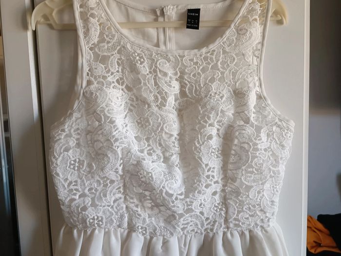 Robe brodée - photo numéro 3