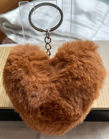 Porte clé coeur fausse fourrure