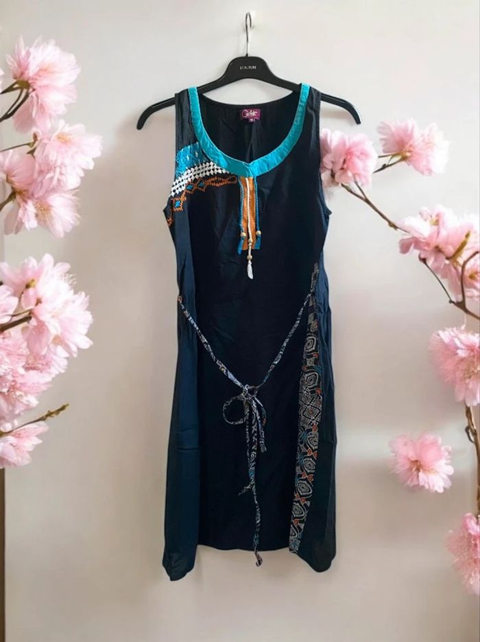 🎀 Robe noire femme,avec broderies taille M 100% Cotton🎀