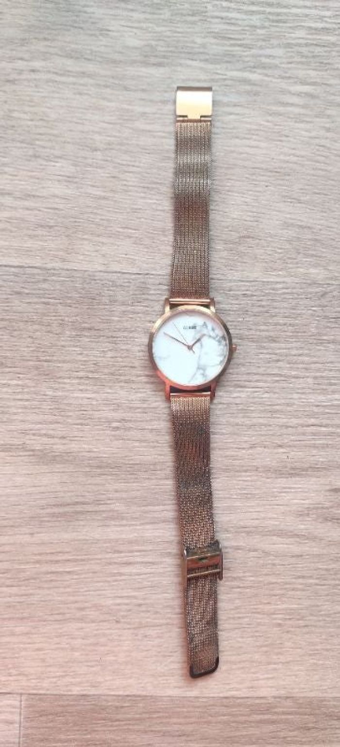 Montre Cluse marbre or rose