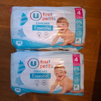 Lot de 2 paquets de couches taille 4 neuf