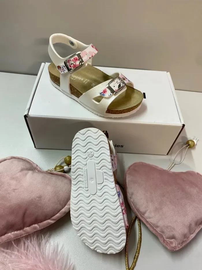 Sandales fleuries fille (neuf) - Taille 26 - photo numéro 4