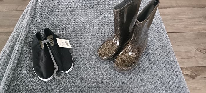 Lot botte de pluie et paire de chausson taille 34