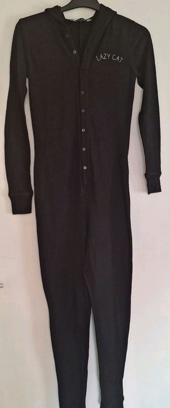 Combinaison noire avec capuche en tête de chat