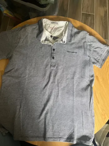 Polos