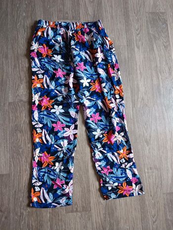Pantalon fluide fleuri en viscose 40