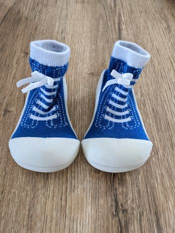 Chaussons souples neufs Baby feet 21