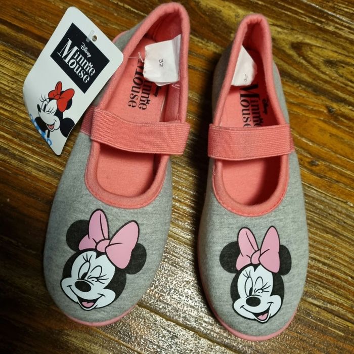 chaussons Disney MINNIE taille 32 - NEUF