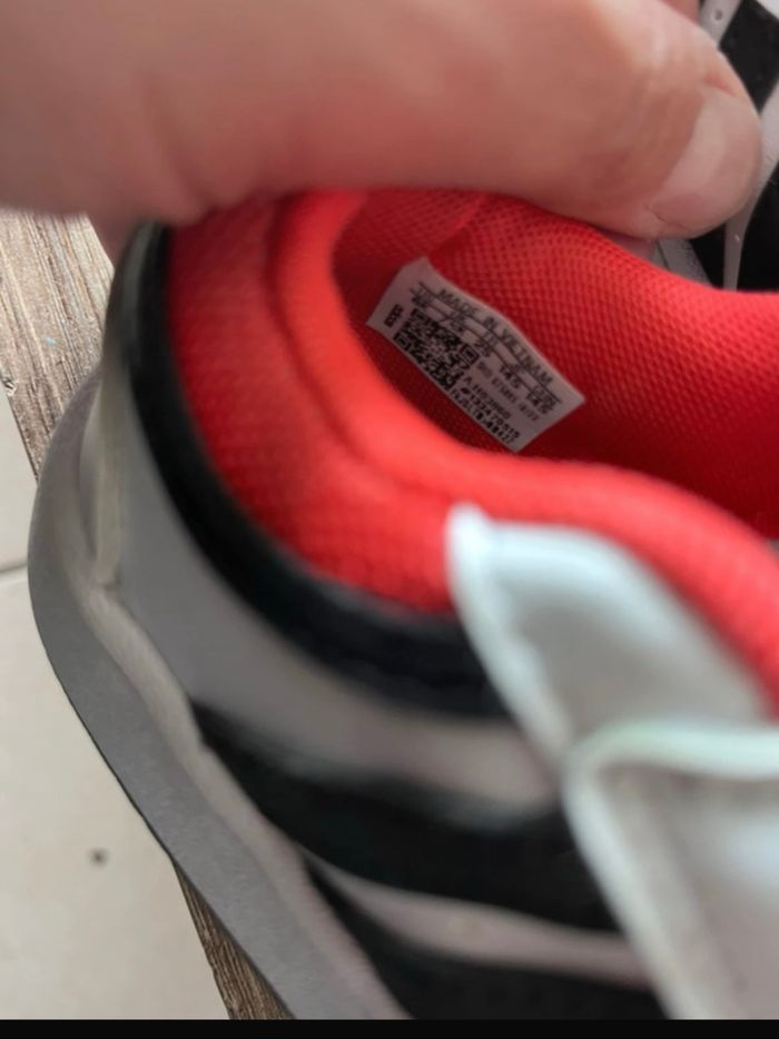 Basket adidas taille 25 - photo numéro 6
