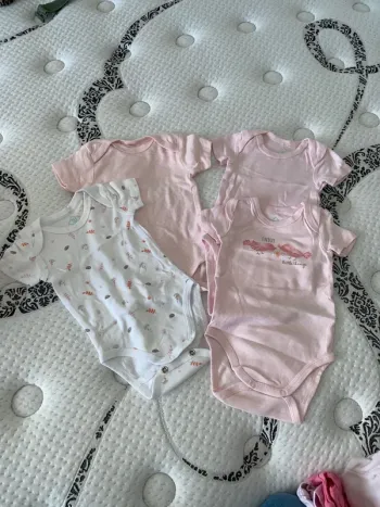 Lot 4 bodies tex fille