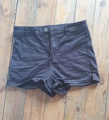 Mini short taille un peu haute gris noir H&M divided