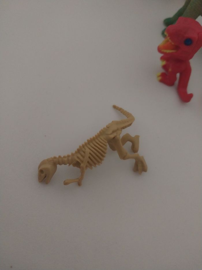 Lot 6 dinosaures - photo numéro 7