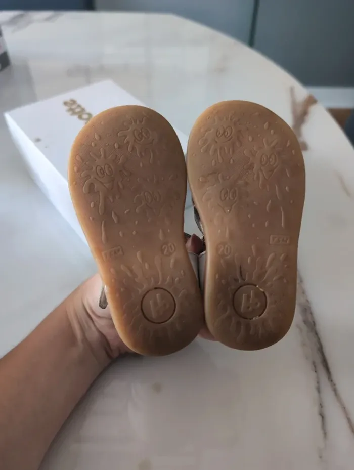 Sandales babybotte taille 20 - photo numéro 2