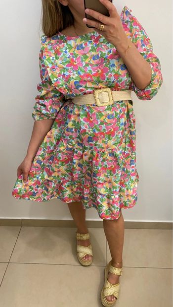 Robe fleurie avec volant
