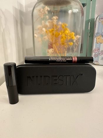 Nudestix