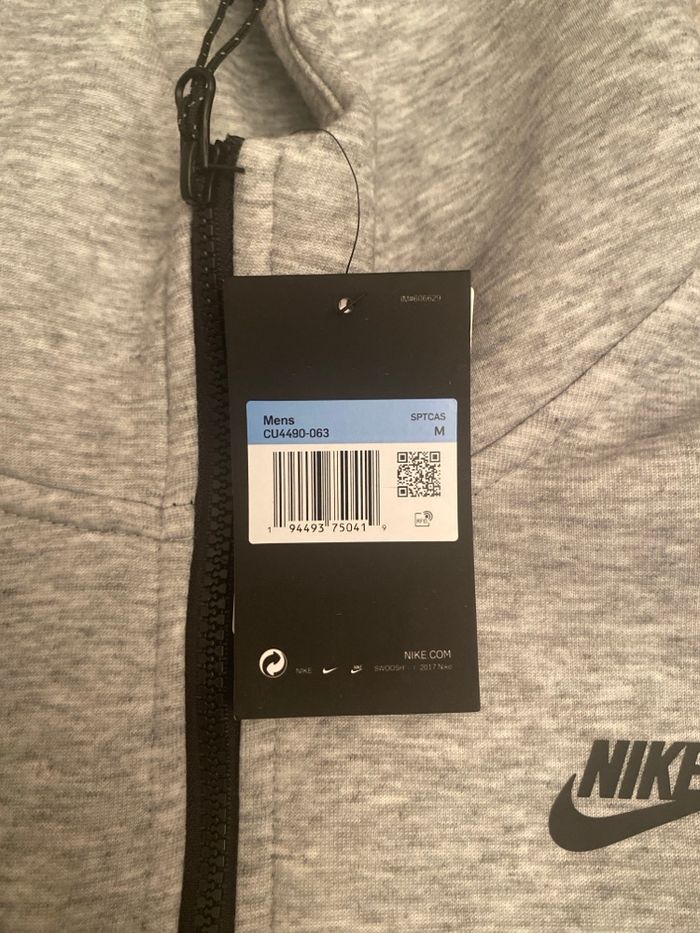 Nike tech - photo numéro 2