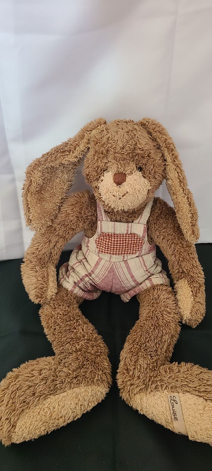 Peluche Lapin marron salopette 48 cm Louise Mansen - photo numéro 4