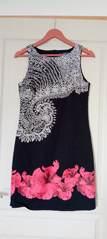 Robe Desigual t40