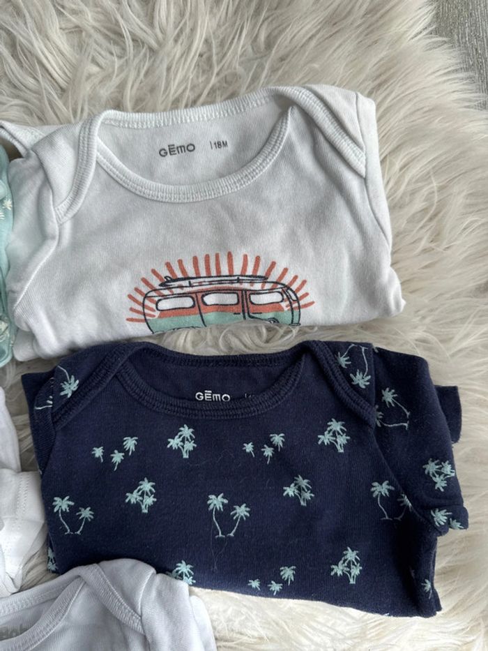 Lot de bodies bébé 18 mois - photo numéro 4