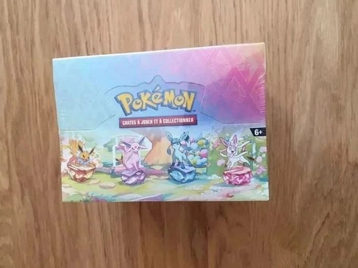 Display pokémon Mini Tin évolutions prismatiques EV8.5 8.5 Neuf scellé Fr - photo numéro 2