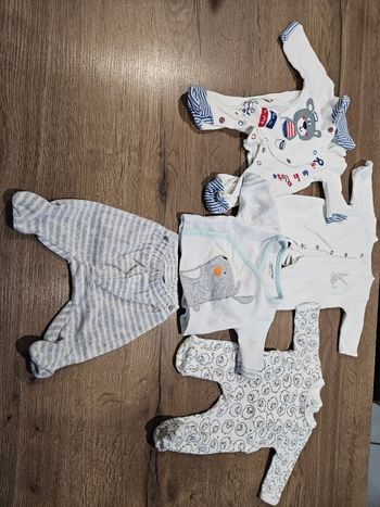 Lot 4 pyjamas naissance 