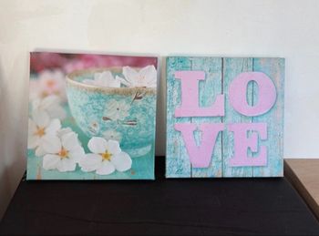 Deux. Petits tableaux