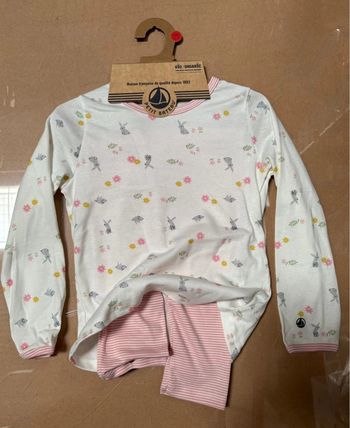 Ensemble pyjama,fille ,petit bateau (5 ans )