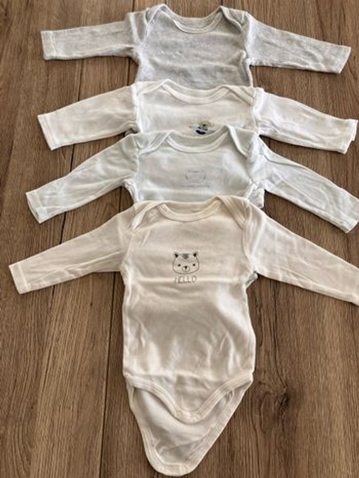 Lot bodies 6 mois - photo numéro 2