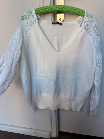Pull dentelle