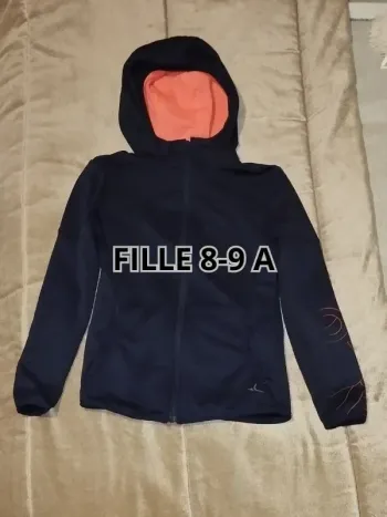 Gilet sport à capuche Décathlon bleu marine fille 8 à 9 ans  7528947121