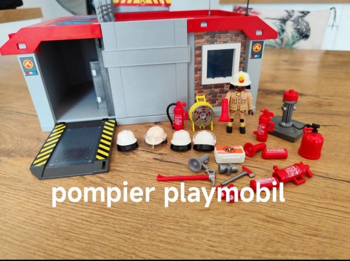Caserne de pompiers playmobil - photo numéro 2